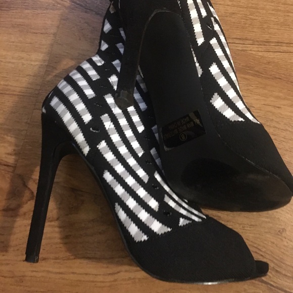 Unique heels - Picture 3 of 3